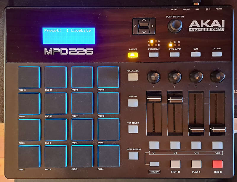 AKAI MPD226 MIDI PAD CONTROLLER | Reverb