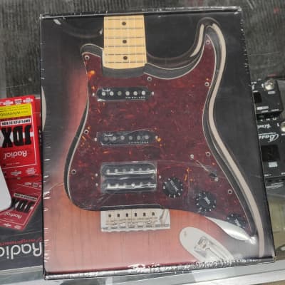 Fender 099-2347 Stratocaster HSS Shawbucker / Gen 4 Noiseless 11