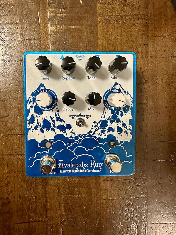 EarthQuaker Devices Avalanche Run Stereo Reverb & Delay with Tap Tempo