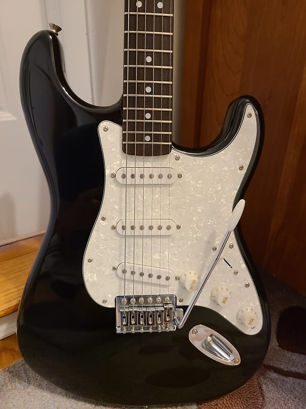 Squier Strat SE by Fender | Reverb