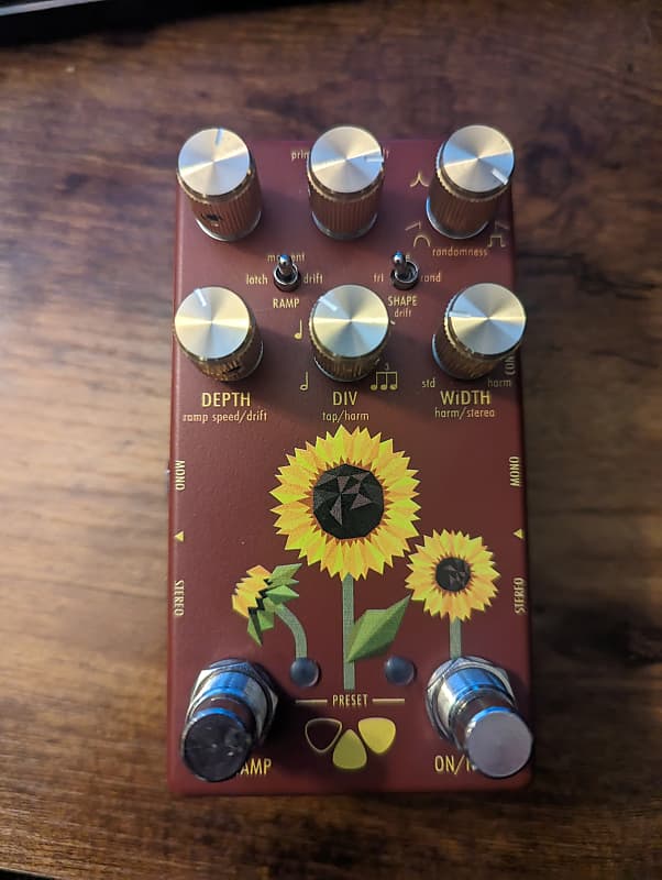 Flower Pedals Sunflower Deluxe Tremolo | Reverb