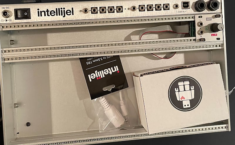 Intellijel Designs 4U Palette Case 62HP Black — Clockface