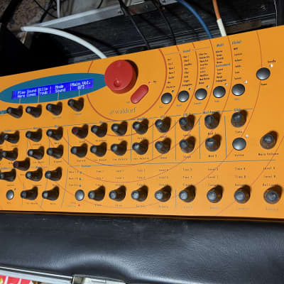 Waldorf Microwave XT Rackmount Wavetable Synthesizer 1998 - Orange