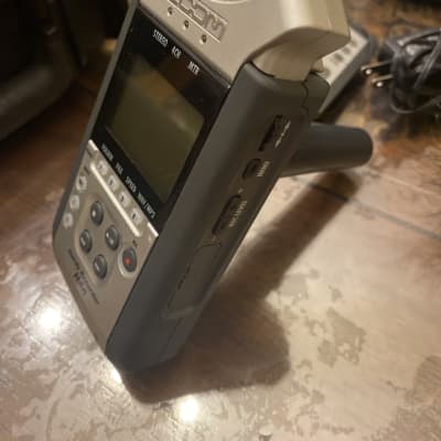 Zoom H4n PRO Handy Digital Multitrack Recorder 2010s - Silver / Black image 2