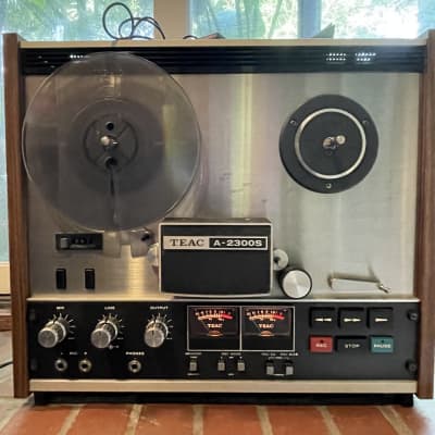 Vintage TEAC A-7010 2 Track 1/4 Reel to Reel Tape Recorder Studio