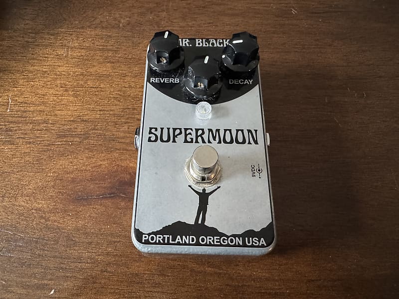 Mr. Black Supermoon Chrome