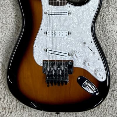 Fender Dave Murray Stratocaster, Rosewood Fretboard, 2-Color Sunburst w/Bag