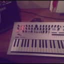 Korg Minilogue 4-voice Analog Polyphonic Synthesizer With Case & Dust Cover