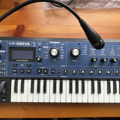 Novation MiniNova 37-Key 18-Voice Synthesizer 2012 - Present - Blue