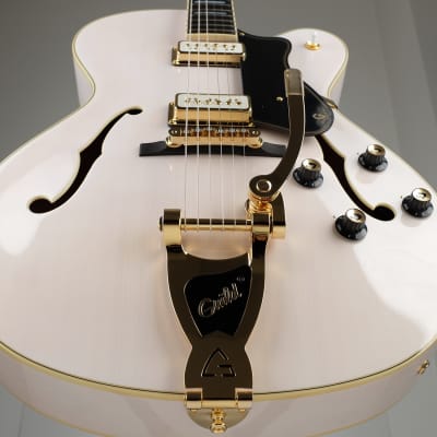 Guild X-175B Manhattan Limited Edition Faded White With Gold Hardware image 5