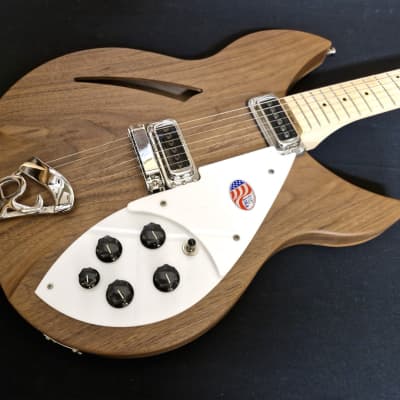 Rickenbacker 330W - Walnut including Case image 2