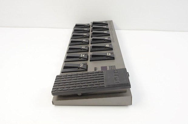 Roland FC-200 MIDI Foot Controller w/ Power Supply | Reverb