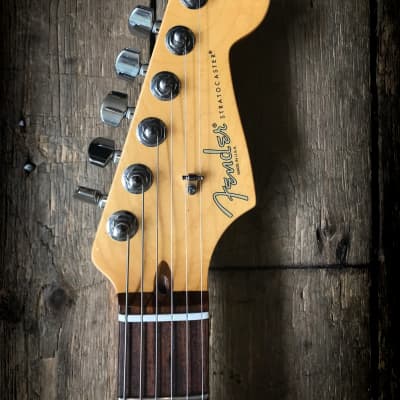 2014 Fender 60th Anniversary Stratocaster with Rosewood Fretboard in Sunburst with hard shell case image 9