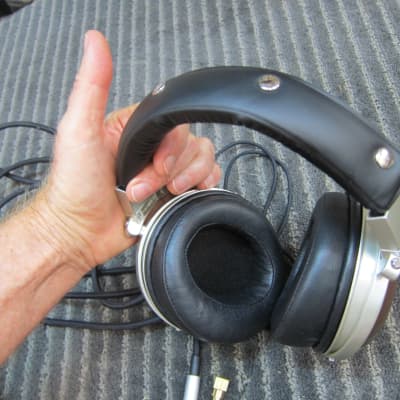 Denon AH-D5000 Top Line Headphones Nice Condition, Ex Sound,New