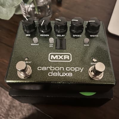 MXR M292 Carbon Copy Deluxe Analog Delay | Reverb