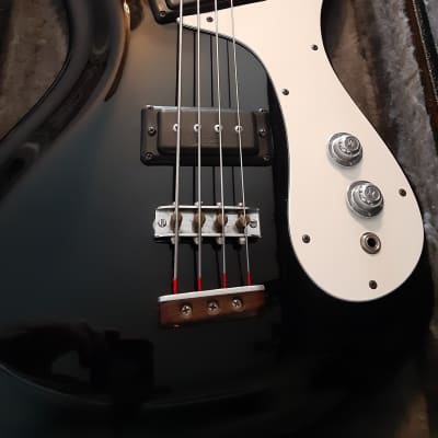 Mosrite Ventures Bass 2 Pickup Version 1966-67 Black with Hardshell Case by Guitars For Vets image 2