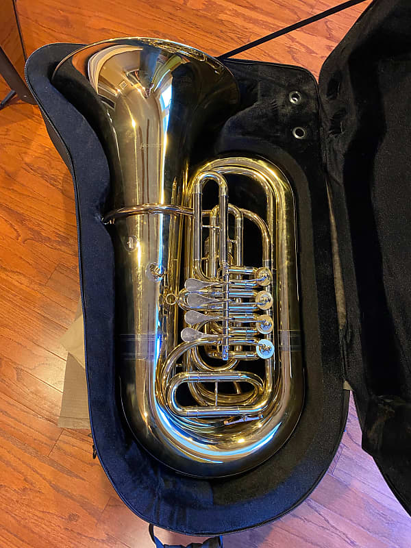 Levante LV-BT5705 Series 4-Valve BBb Tuba Clear Lacquer