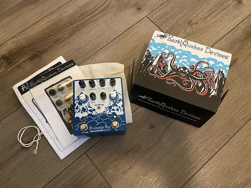 EarthQuaker Devices Avalanche Run Stereo Reverb & Delay with Tap Tempo V2