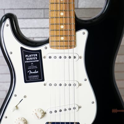 Fender Player Stratocaster Left-Handed with Pau Ferro Fretboard - Black image 4