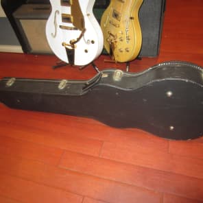Circa 1965 Gibson Bass Case Black w/ Purple Interior image 2