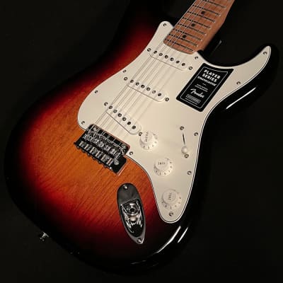 Fender Limited Deluxe Player Stratocaster image 3