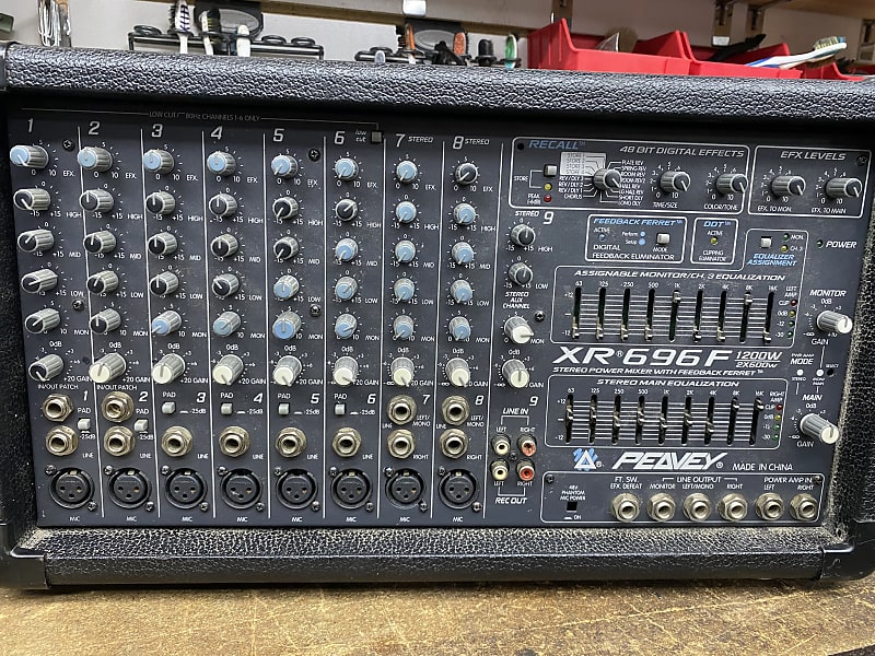Peavey XR696F Mixer