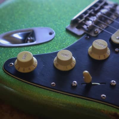 American Fender Stratocaster Relic Green Sparkle HSS image 16