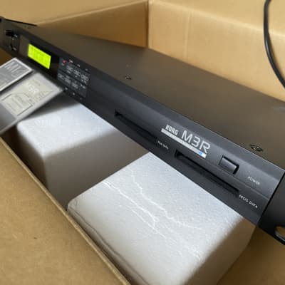 KORG M3R AIシンセサイザー MIDIインターフェース KORG M3R AIシンセサイザー MIDIインターフェース