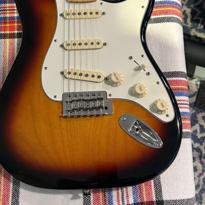 Fender Standard Stratocaster with Maple Fretboard 2006 - 2017 - Brown Sunburst image 2