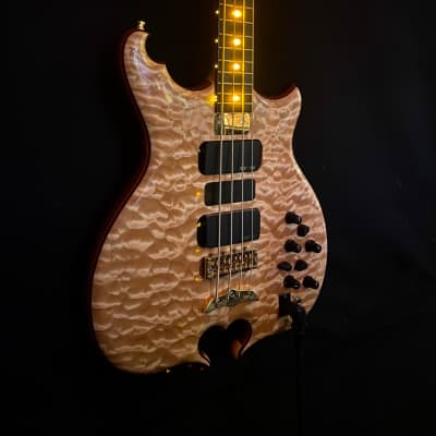 Alembic Series II 4-string "Heart of Gold" in quilted maple with case from Jan.14.2004 image 13