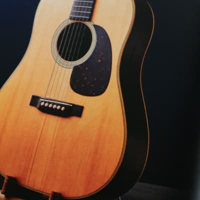 Guitarist Magazine A Century of Martin '100 Years of Acoustic Masterpieces' imagen 11