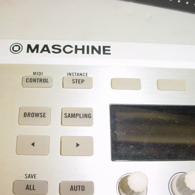 Native Instrument Maschine mkII Groove Production Studio - White image 5