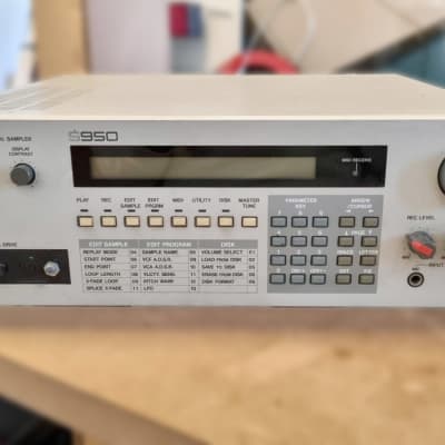 Akai S950 MIDI Digital Sampler - new display