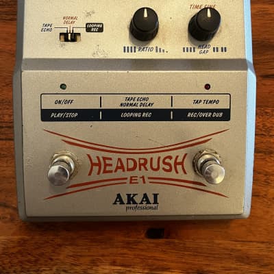 AKAI headrush E1