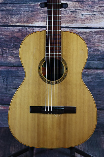 Giannini AWN 60 Classical guitar made in Brazil with hard shell case