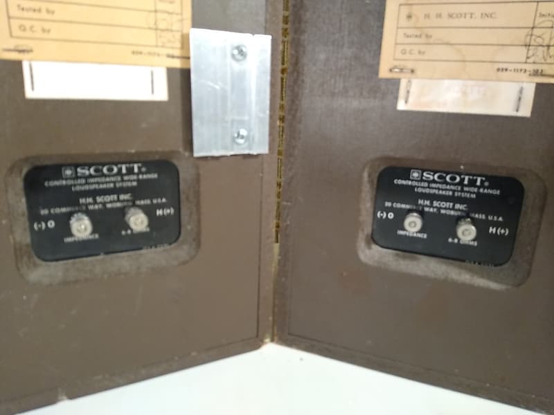 Scott Model 166 Vintage American-made 70s Woody cabinet