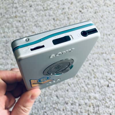 Sony WM-EX621 Walkman Cassette Player, Beautiful Silver Shape ! Tested & Working ! image 4