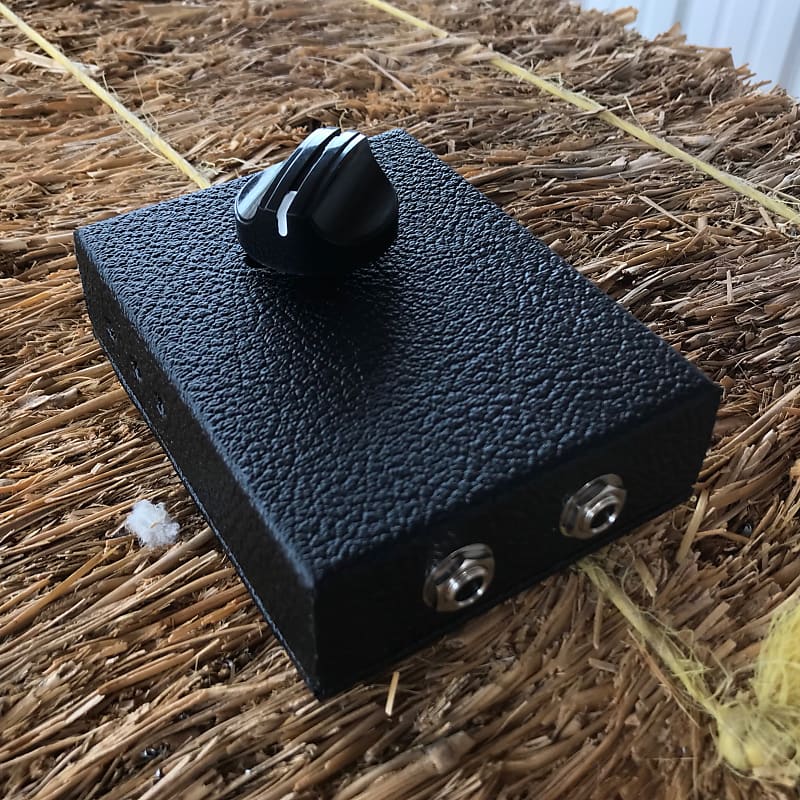 Stami's Customs - Black Bird 2 Ohm 75 Watt Speaker Attenuator for Tube Amp in Black Tolex image 1