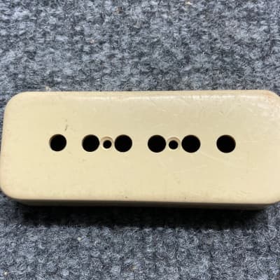 1970s Gibson White  P-90 Pickup Cover UC 452 B image 1