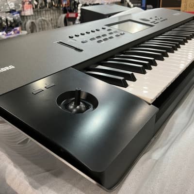 Korg Nautilus 61-Key Music Workstation 2020 - Present - Black