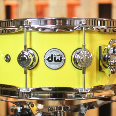 DW 5.5x14 Collector's Maple Solid Chrome Yellow Super Solid Snare Drum - SO#1288930 image 2