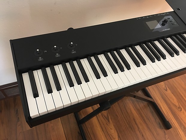 Studiologic SL88 Studio With Magnetic Laptop Stand And Soft