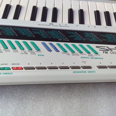 YAMAHA SHS-200 FM Digital Keyboard with MIDI Keytar | Reverb
