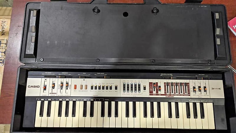 Casio MT-400v w hardcase and speakers UPS Express image 1