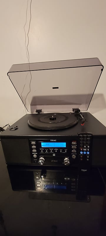 TEAC LP-R400 Turntable CD Recorder and Radio w/Remote&Manual