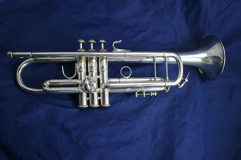 Bach Bach Stradivarius 180S37 ML Bb Trumpet 1977 Silver | Reverb