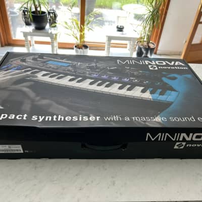Novation MiniNova 37-Key 18-Voice Synthesizer 2012 - Present - Blue