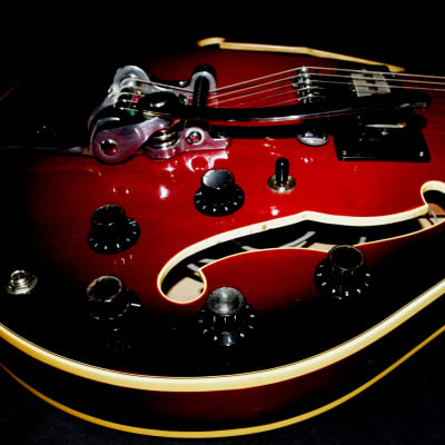 HARPTONE 420 1969 2-Tone Cherryburst.  This is a Standel guitar rebranded.  Built by SAM KOONTZ. image 10