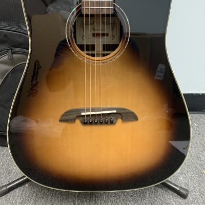 Alvarez MDR70ESB  Masterworks Round Shoulder Acoustic Electric Guitar Sunburst image 2