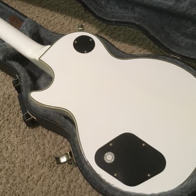 Epiphone Les Paul Custom electric solid body guitar made in Korea 1999 Alpine White with gold hardware and original hard case image 13